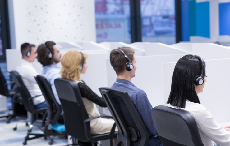 Call center, ufficio con dipendenti