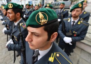 Indetto concorso pubblico per entrare nella Guardia di Finanza: si assumono 66 allievi ufficiali