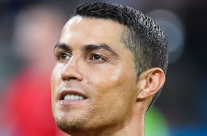 Cristiano Ronaldo offre lavoro