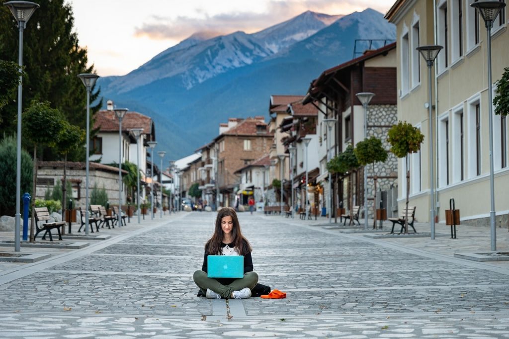 I nuovi lavori nel turismo sostenibile: le professioni emergenti