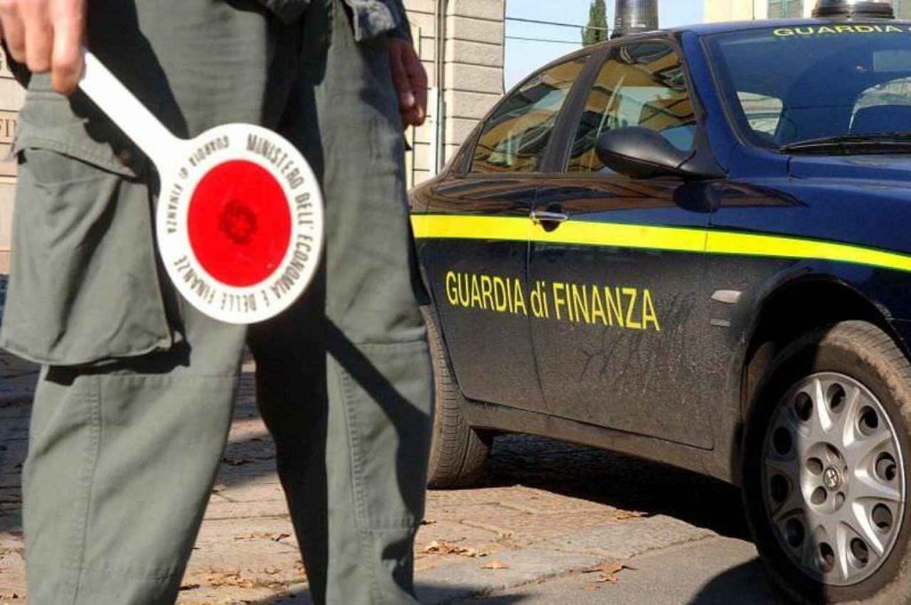 “Alt posto di blocco, favorisca il PF”: se non lo hai con te torni a casa senza macchina | Lo chiedono a tutti